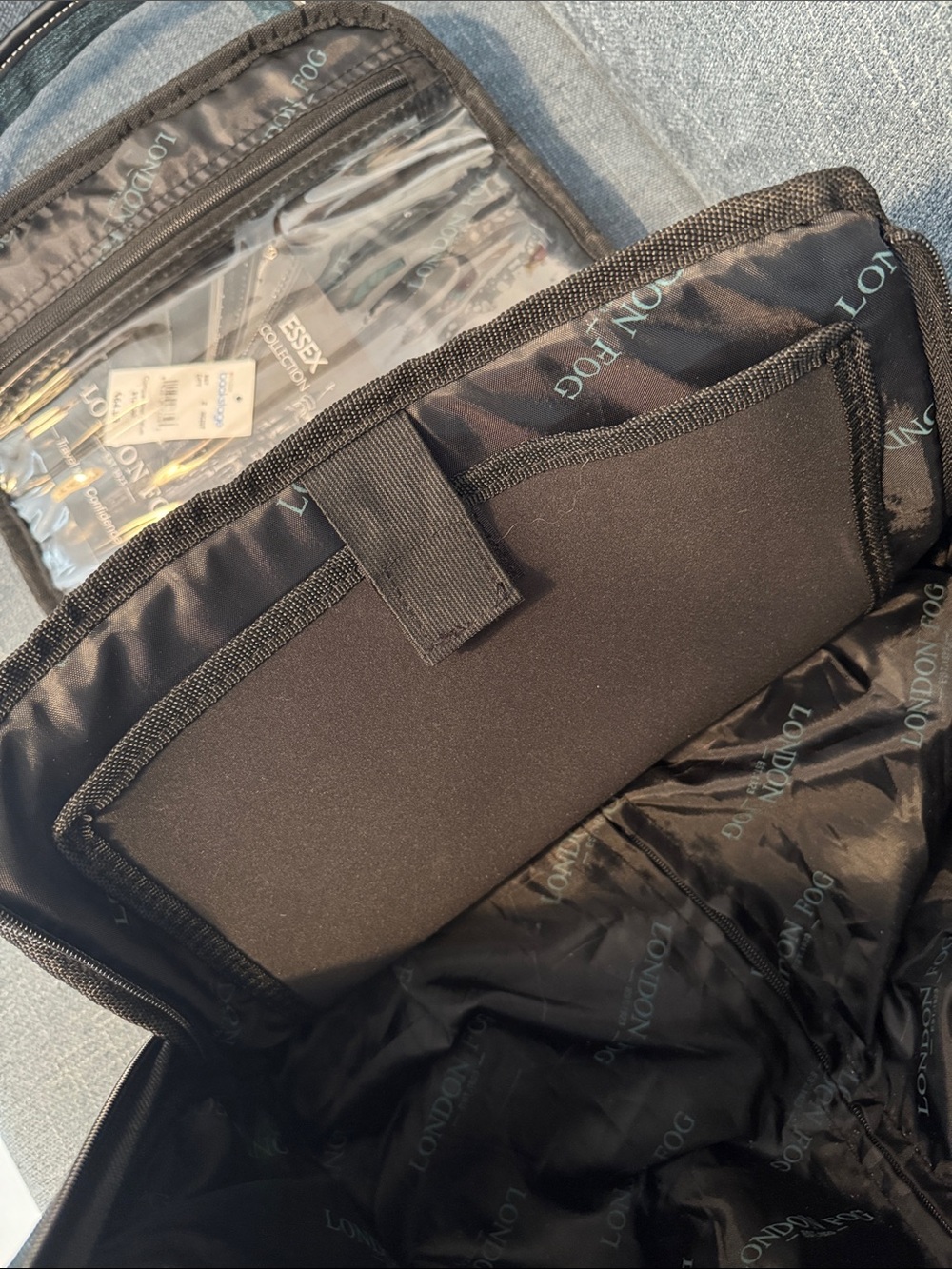 London Fog Under Seat Luggage - Picture 7 of 13